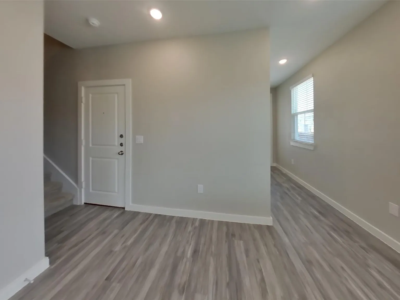 4 bed, 2.5 bath, 1744 sqft, $2,439 — Photo 4
