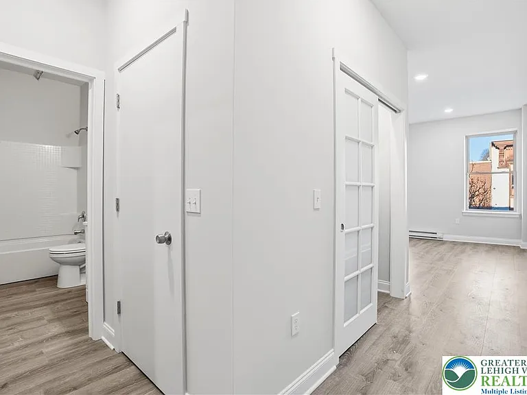 109 S Centre St #8 — Photo 2