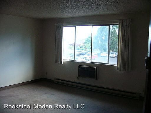 2nd image of 1920 Arthur St APT 44