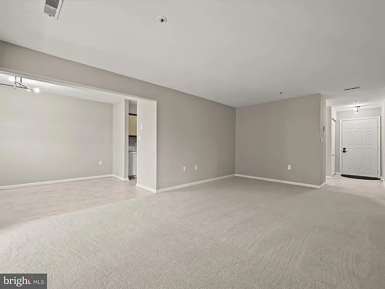 8375 Montgomery Run Rd #F — Photo 29