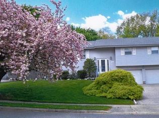 6 E Waverly Dr, East Brunswick, NJ 08816