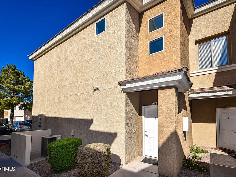 1335 E June St #213 — Photo 38
