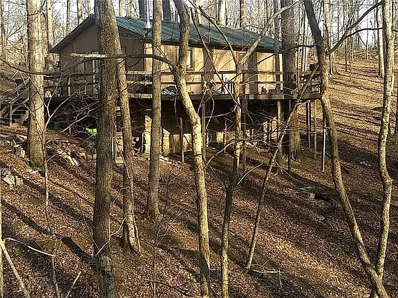 4th image of 1719 South Dr