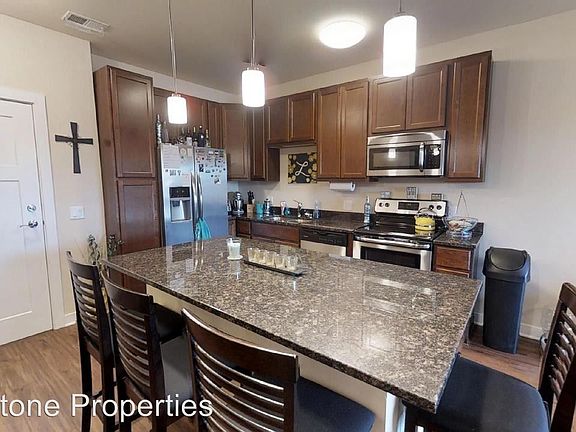 5th image of 5020 Farwell St APT 211