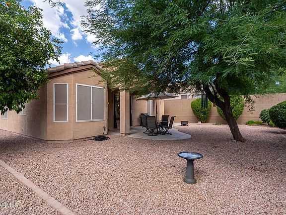 4th image of 847 W CAROB Drive