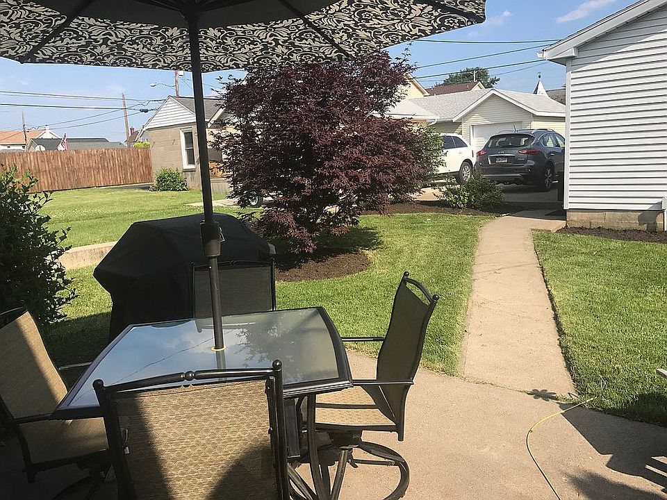 2nd image of 360 E 11th St