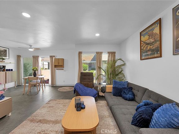 5th image of 10760 Knott Ave
