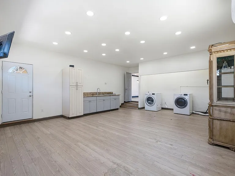 6552 N Augusta St — Photo 27