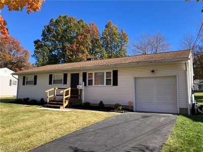1095 Leslie Ln, Girard, OH, 44420
