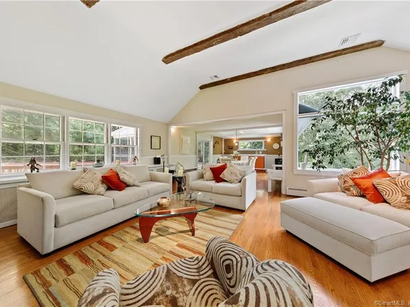 8 Highwood Lane, Westport, CT 06880