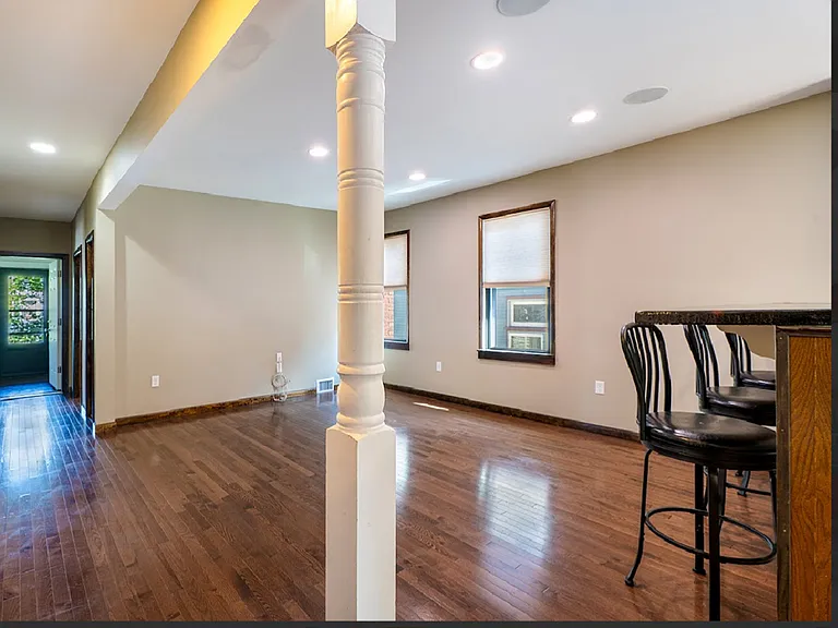 129 Saint James Pl — Photo 14