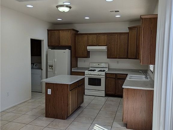 3rd image of 672 Prosser Creek Pl