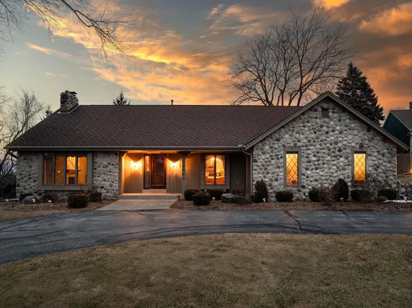 14090 Providence LANE, Brookfield, WI 53005