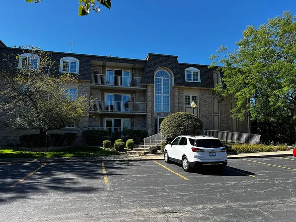915 Swan Dr Unit 3-B, Dyer, IN 46311