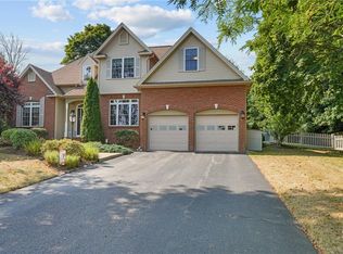 108 Moswansicut Lake Dr, Scituate, RI 02857