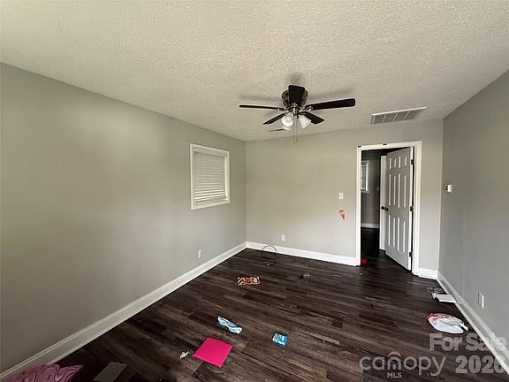 3rd image of 2445 Julia Ave
