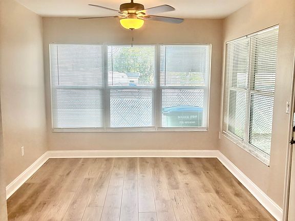 5th image of 86 Maple Ave