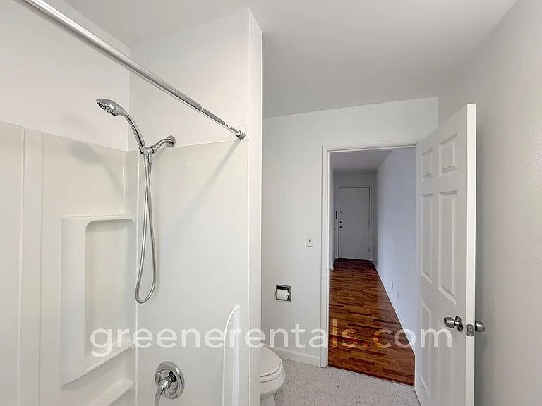 Oly-Adams 726 — Photo 6
