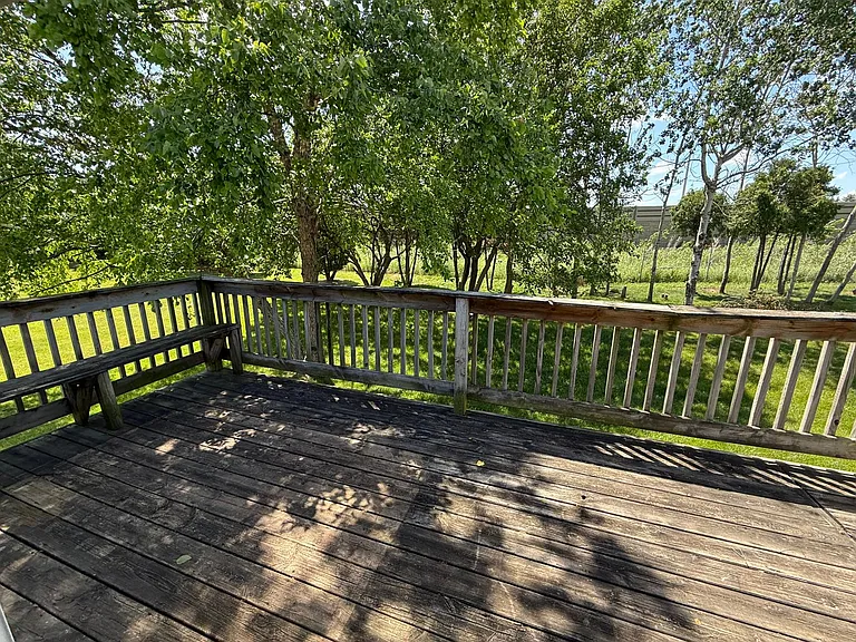 2101 Green Valley Dr — Photo 23