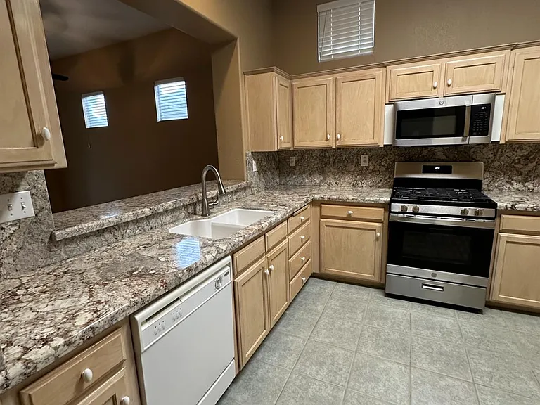 2688 E Omaha Ave — Photo 6