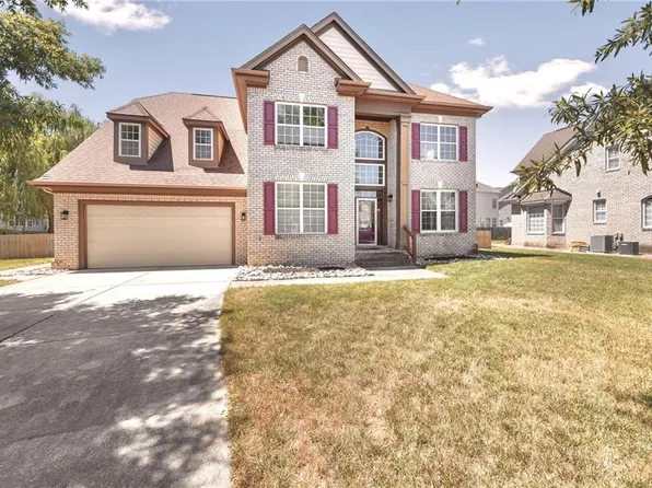 2413 Caitlan Loch Ln, Virginia Beach, VA 23456