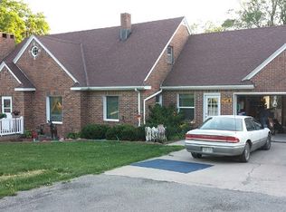 102 N 8th St, Hopkins, MO 64461
