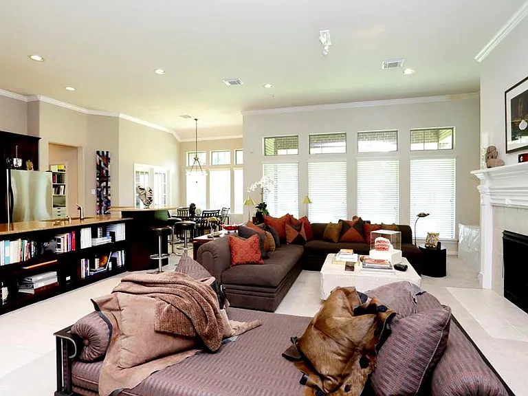 23119 Redberry Ln — Photo 3