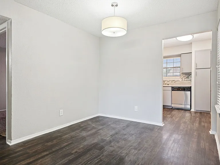 Blakely Apartments — Photo 81