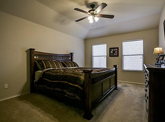 4th image of 2220 Jocelyn Way