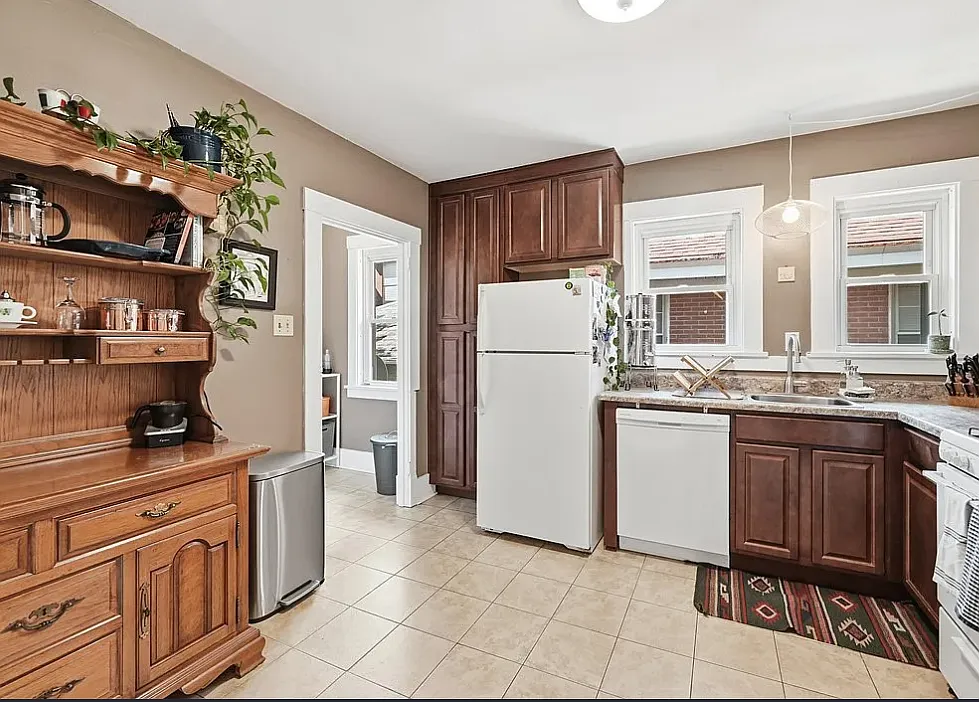 3 bed, 1300 sqft, $1,500 — Photo 4