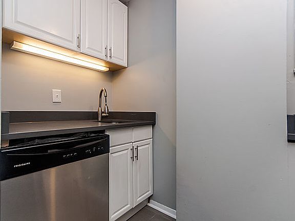 5th image of 1338 N La Salle Dr #Ch