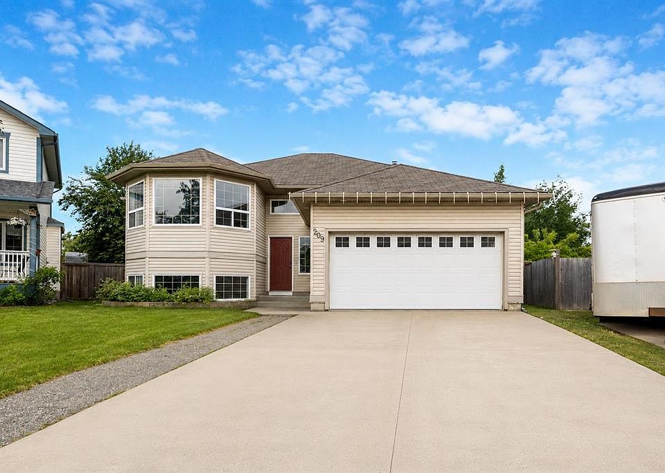 1st image of 209 E Laffont Bay