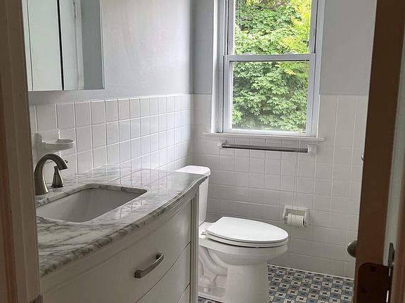 2nd image of 5483 Vicaris St