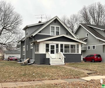 217 N Willow St, Vermillion, SD, 57069