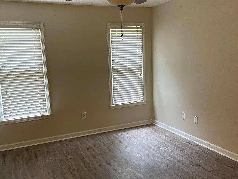 1801 Azalea Dr