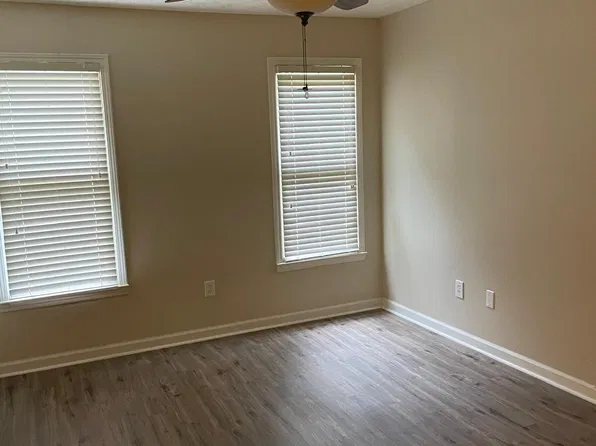 1801 Azalea Dr, Lawrenceville, GA 30043
