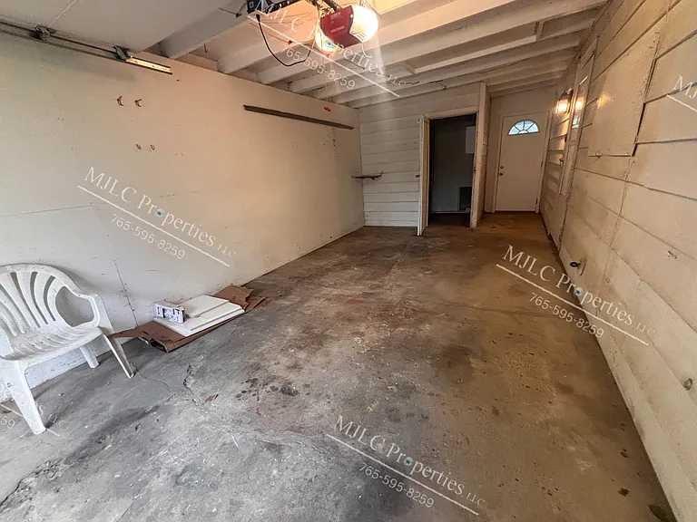 3201 S Elm St — Photo 16