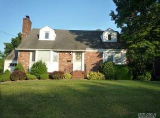 2368 Hamilton Rd, Bellmore, NY 11710