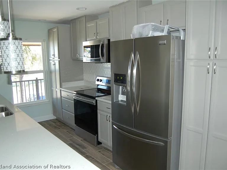 3619 Edgewater Dr — Photo 5