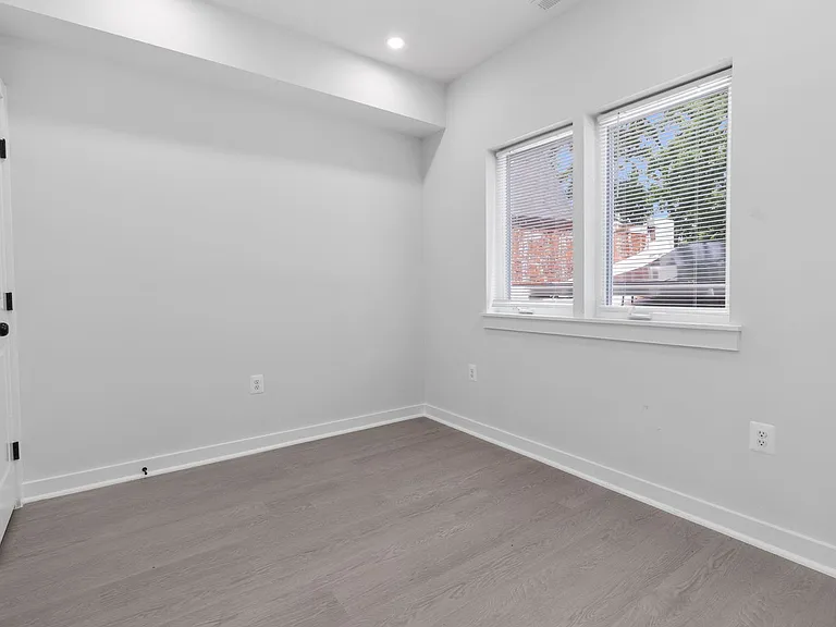 54 Rhode Island Ave NW — Photo 23