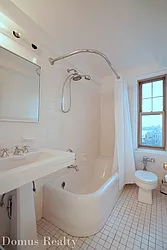 Rented by Domus Realty