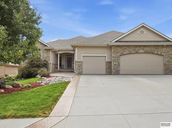 10239 Margo St, La Vista, NE 68128