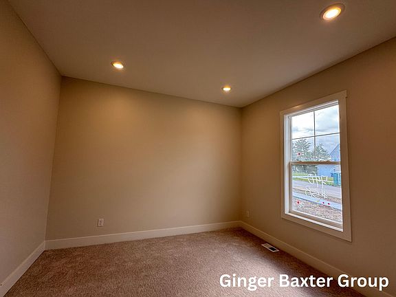 4th image of 740 Greenbrier Ct #58
