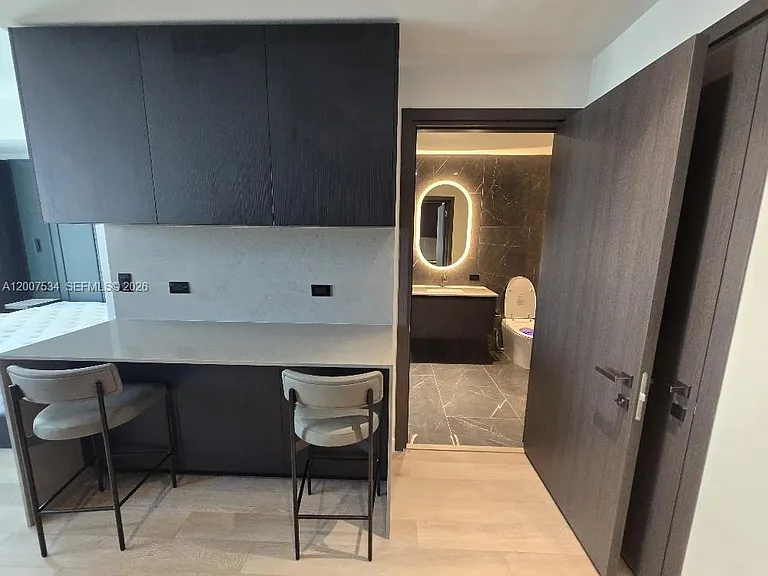 20 NE 11th St #2307 — Photo 8