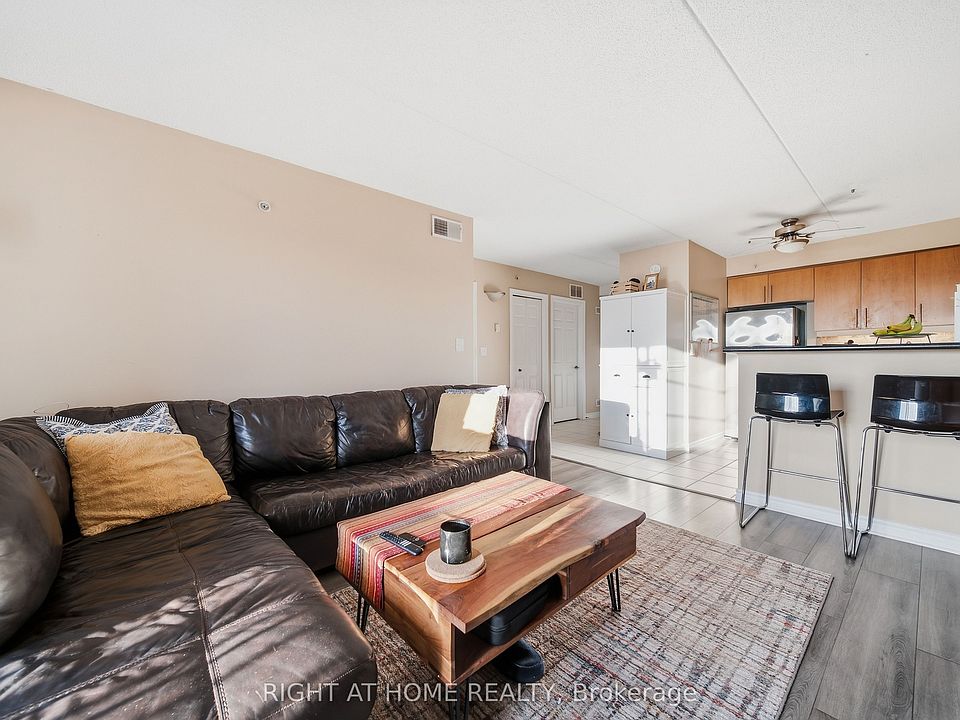 1st image of 415 Grange Rd #305