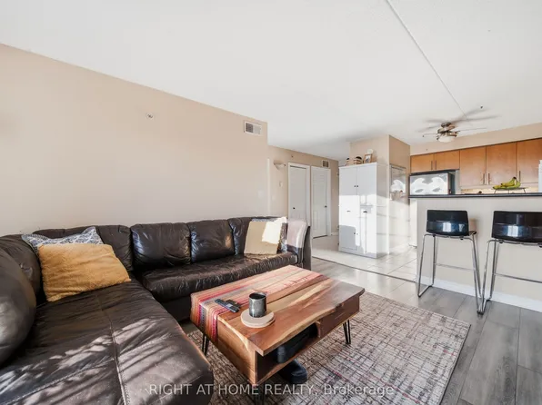 415 Grange Rd #305, Guelph, ON N1E 0C4