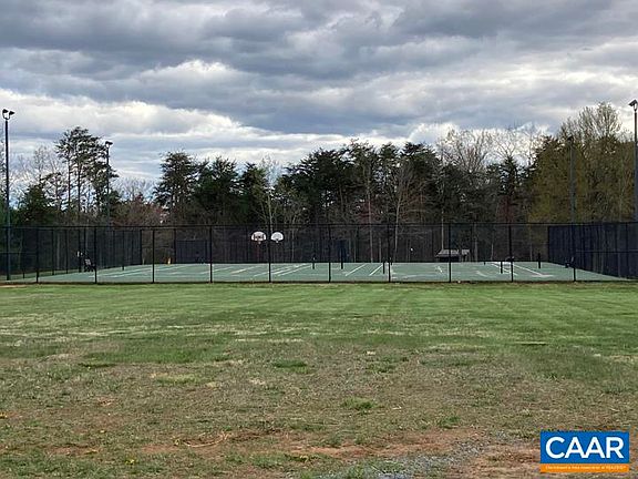 4th image of Glen Eagles Dr