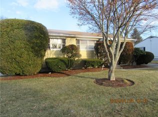 1216 Logee St, Woonsocket, RI 02895