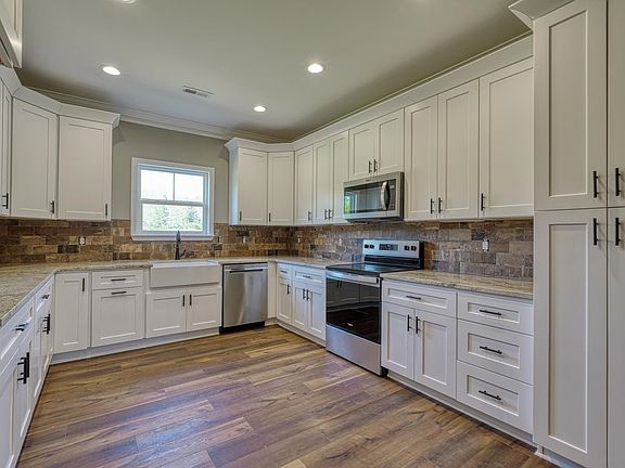 5th image of 756 Ruby Golightly Dr