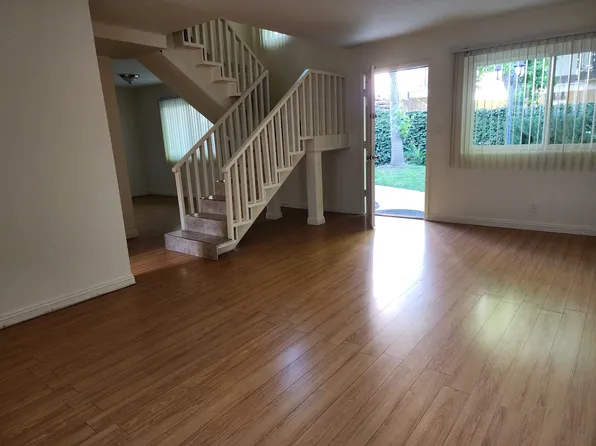 370 Avocado St #3, Costa Mesa, CA 92627